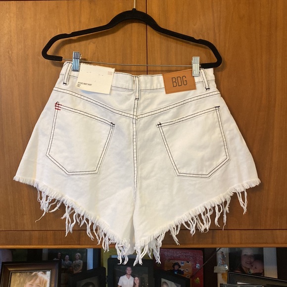 BDG NWT Pitched Waist Shorts - Picture 8 of 9